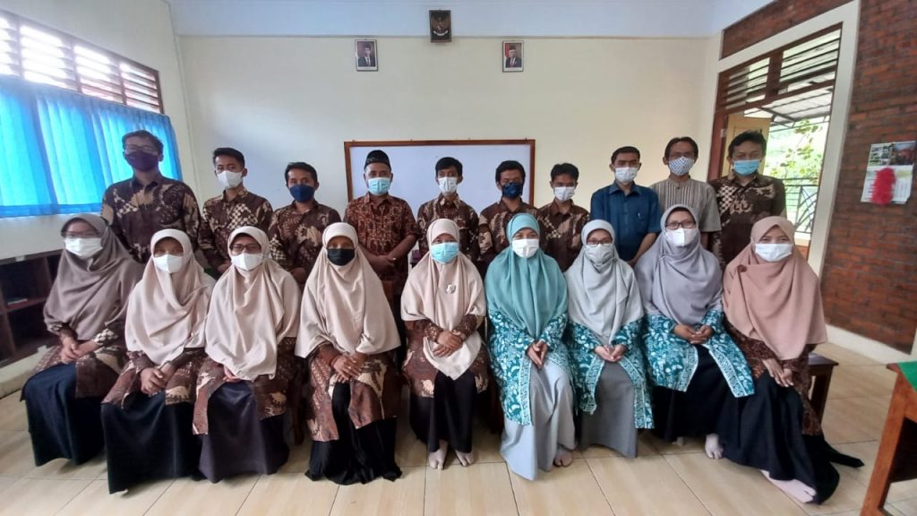 Studi banding dari SMP IT Baitussalam ke SMP IT Alam Nurul Islam